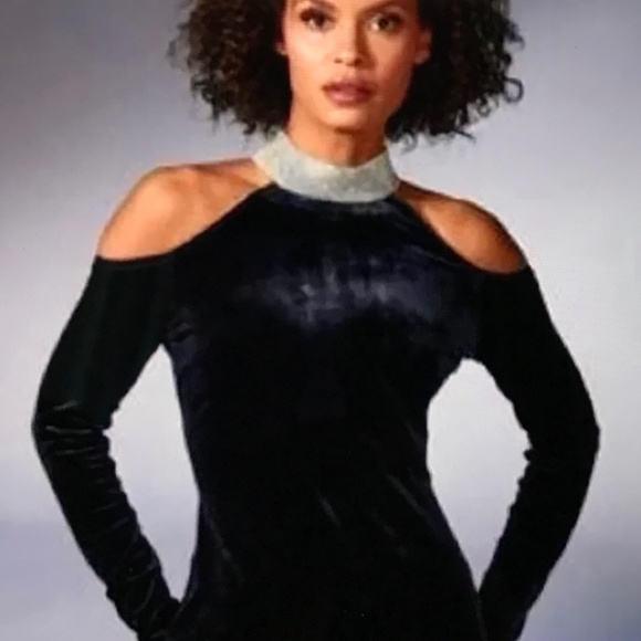 BOSTON PROPER Velvet Black Rhinestone Collar Cold Shoulder Top Womens Size Large - Picture 1 of 16